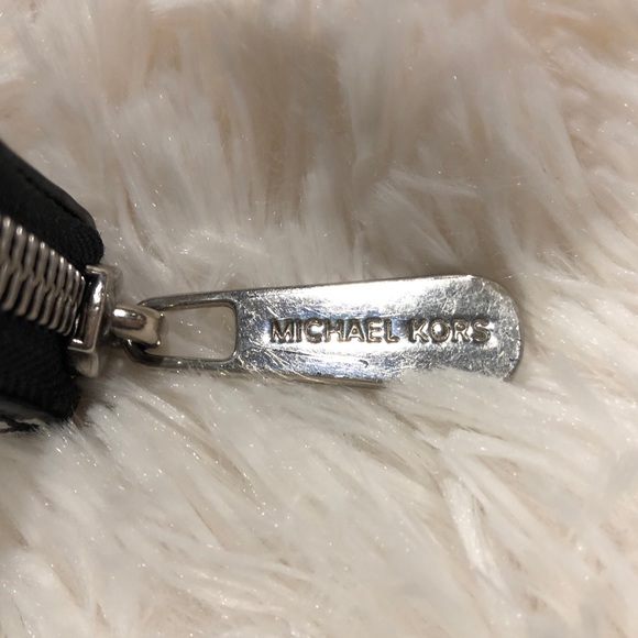 Michael Kors Jet Set Travel Continental Wallet - Picture 3 of 3